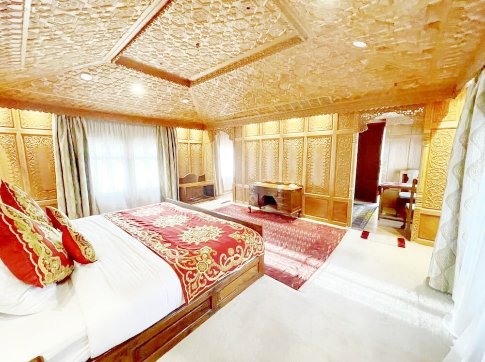 Фото Mascot Houseboats