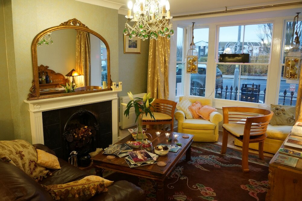 Фото отеля 2