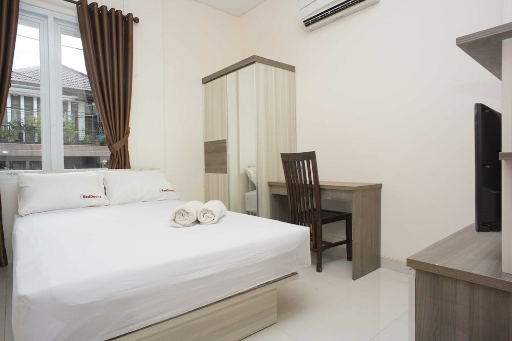 Фото RedDoorz @ Radio Dalam