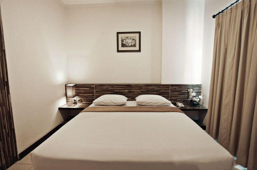 Фото № 2 Hotel Gunung Sahari