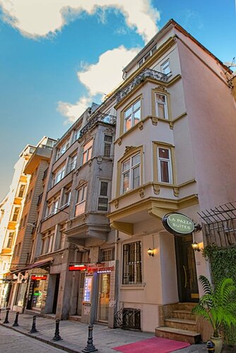 Гостиница La Pazza Suites в Бейоглу