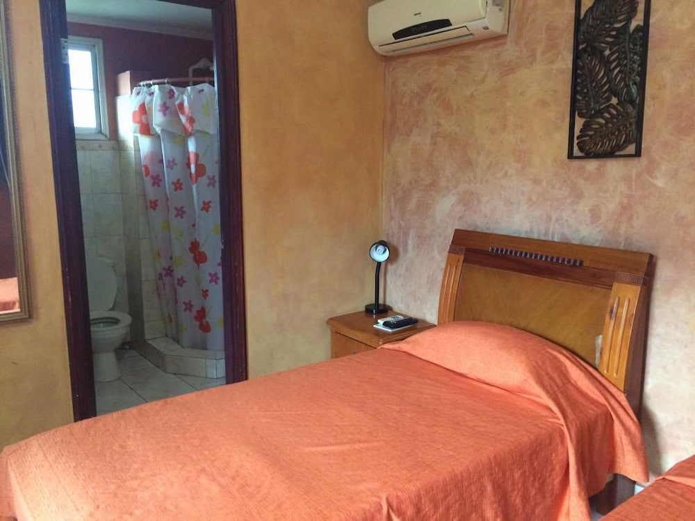 Фото Canal Inn B&b Panama