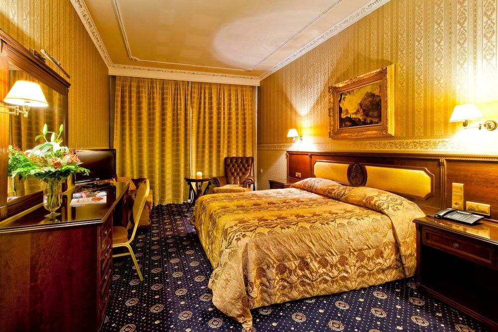 Фото Kouros Hotel