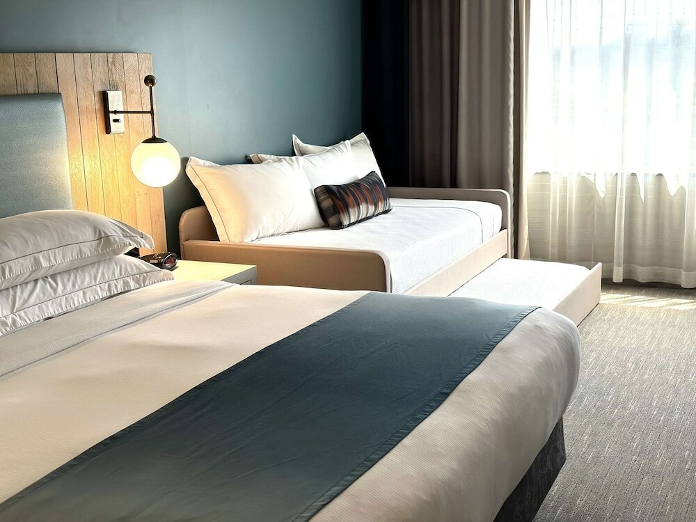 Фото SunCoast Park Hotel Anaheim, Tapestry Collection by Hilton