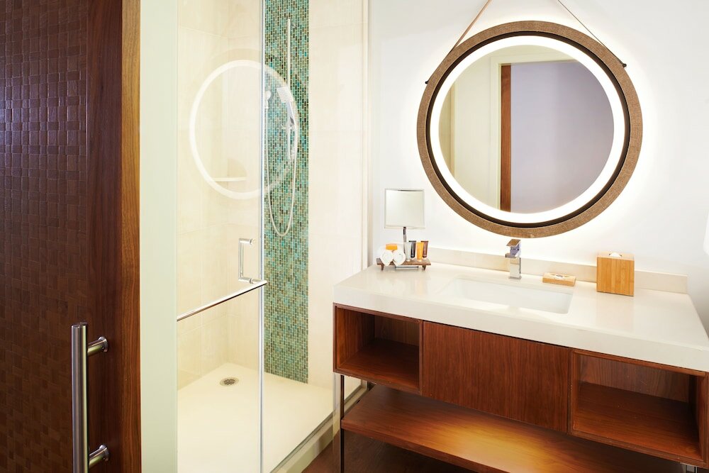 Фото Hyatt Centric Waikiki Beach