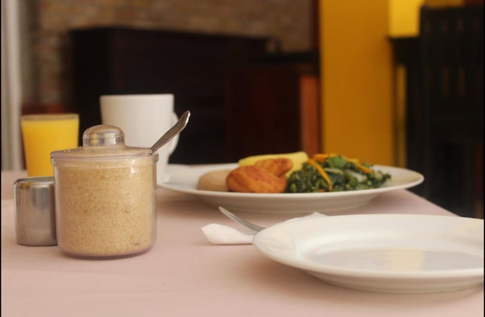 Фото Altamont West Hotel