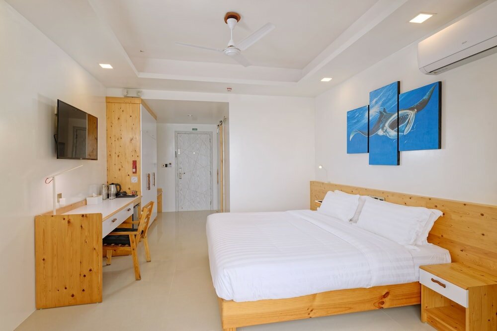 Фото Luau Beach Inn