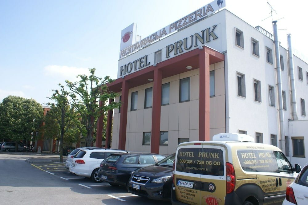 Фото Hotel Prunk