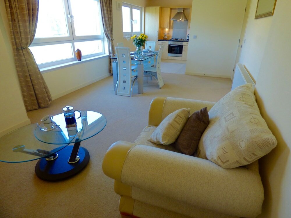 Фото The Barony Suite Apartment