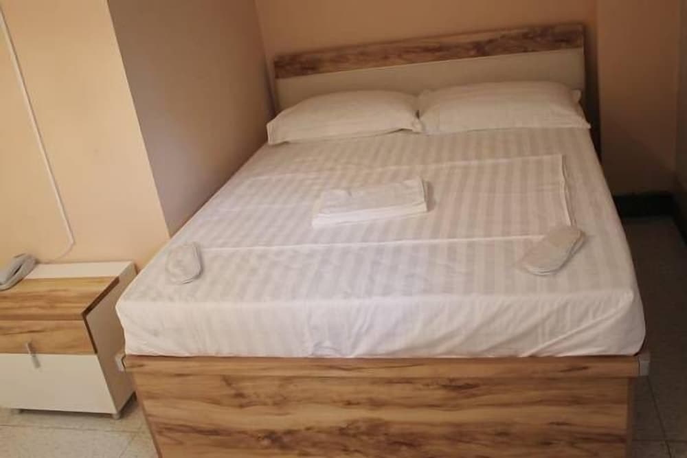 Фото London Palace Tbilisi