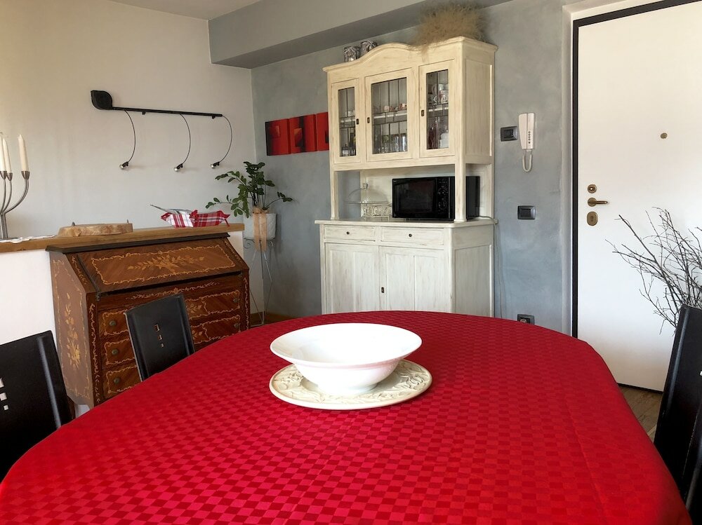 Фото Appartamento Vista Lago Red & Grey