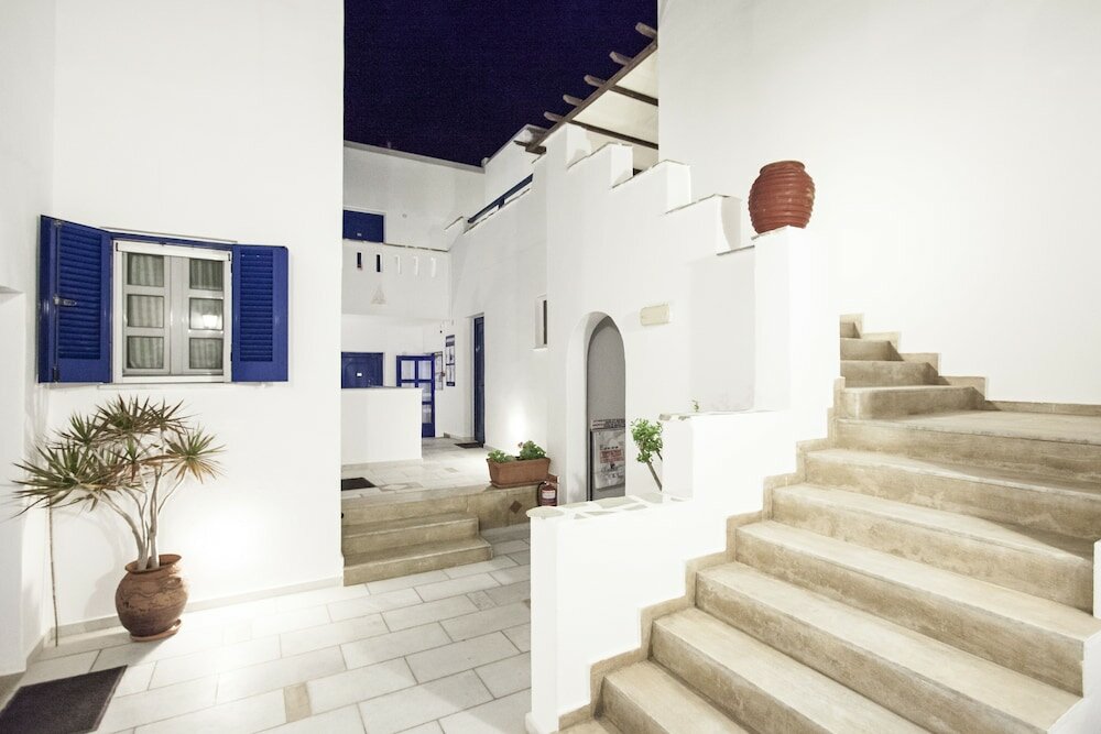 Фото Athina Studios & Suites