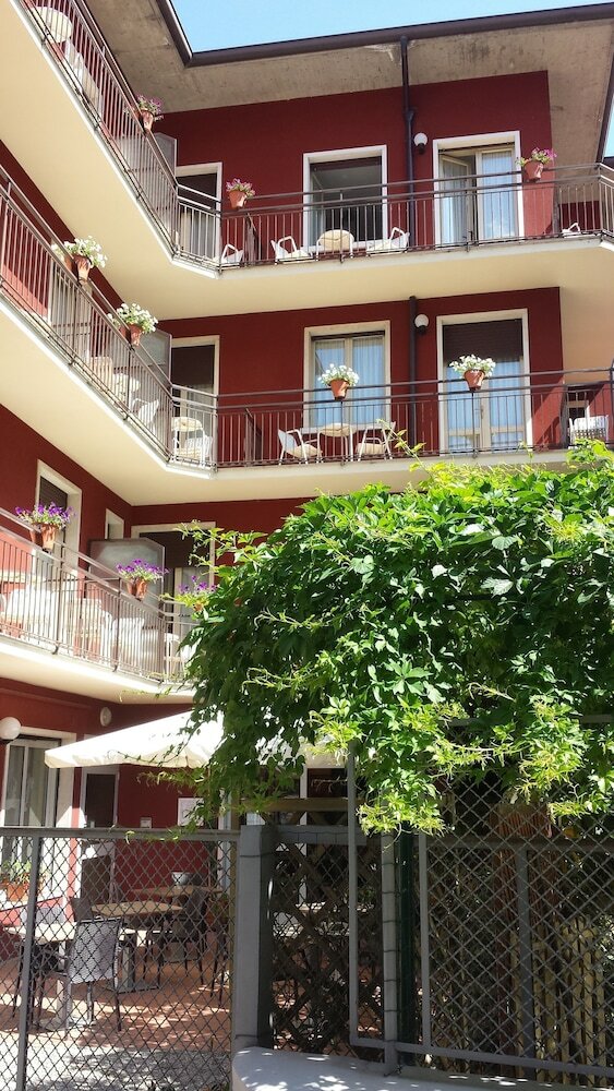 Фото Hotel Capinera