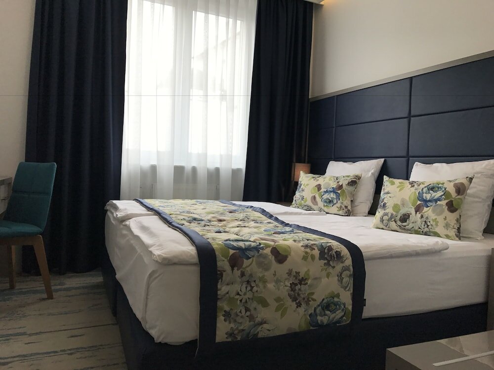 Фото Hotel Old Town