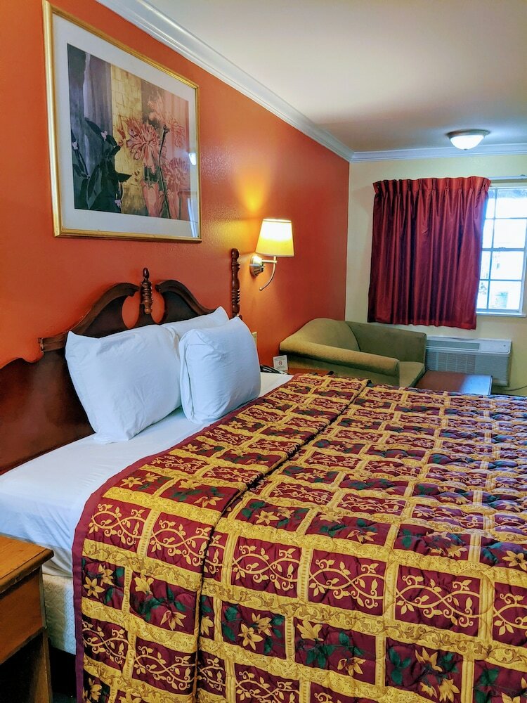 Фото Lake Houma Inn