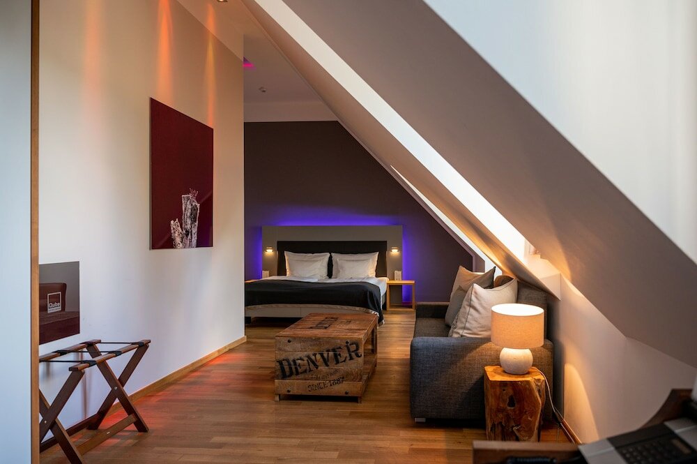 Фото Qube Hotel Bergheim