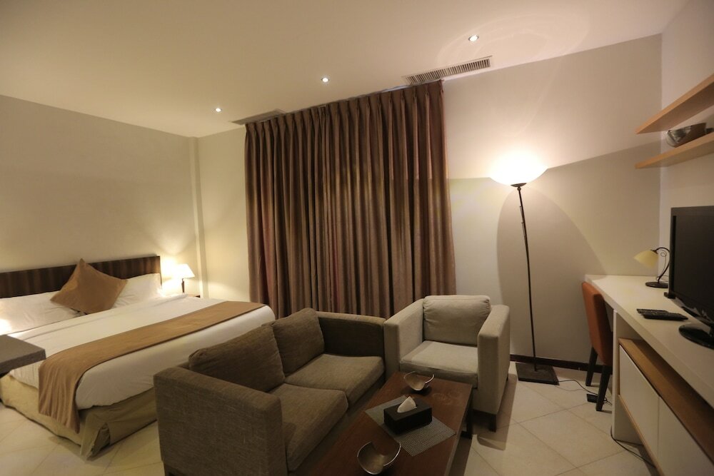 Фото Jabal Amman Hotel