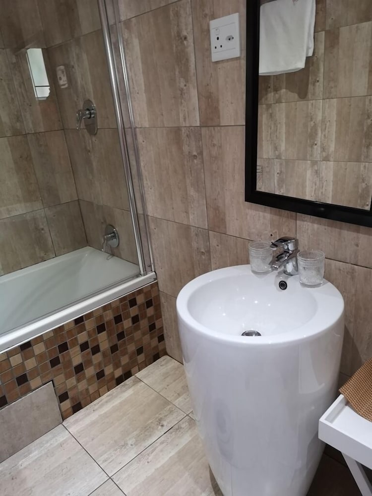 Фото Lilitha Guest Lodge & Conferencing