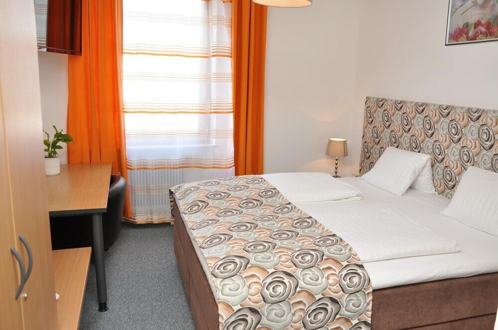 Фото Hotel Torwirt