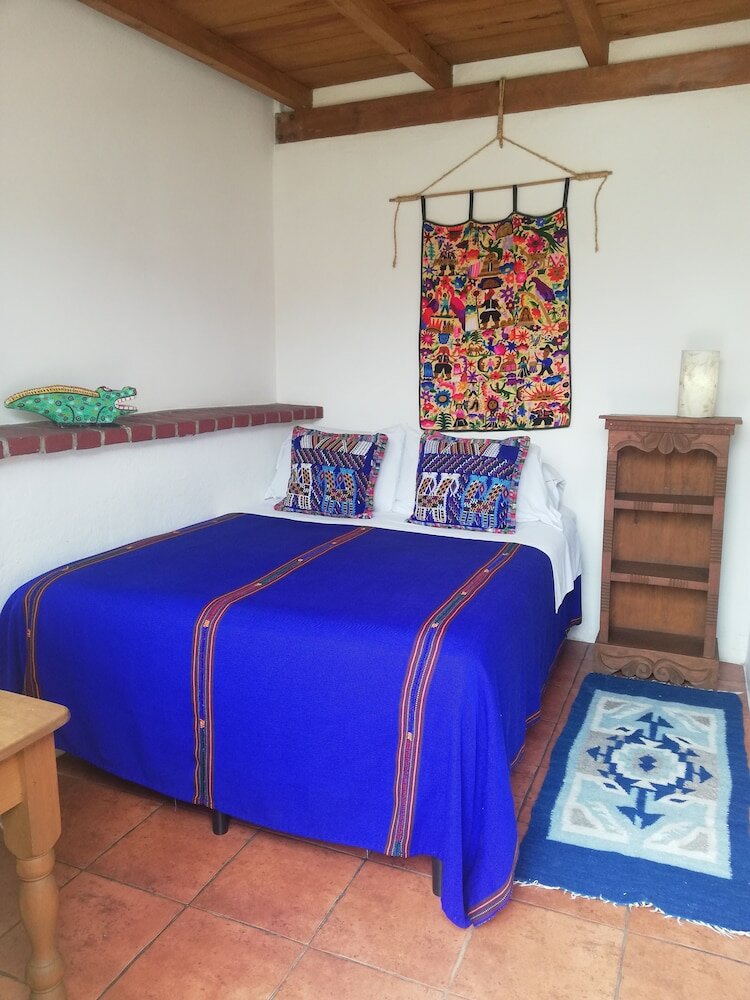 Фото Yellow House - Hostel