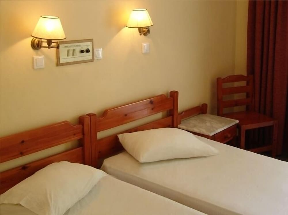 Фото Paritsa Hotel