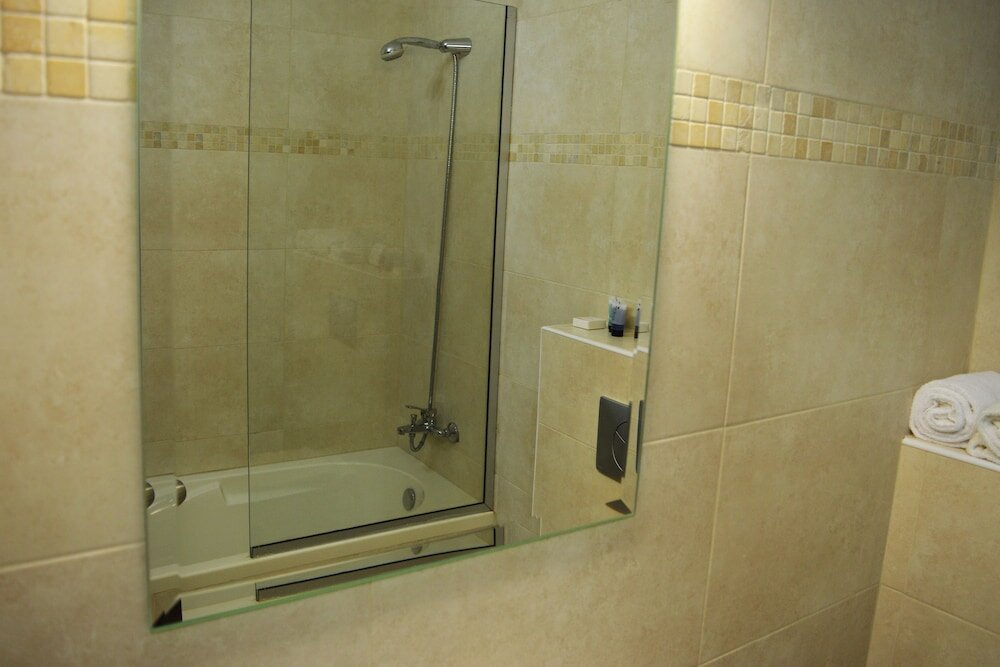 Фото Taybeh Golden Hotel