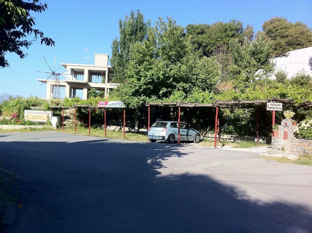 Фото Dionyssos