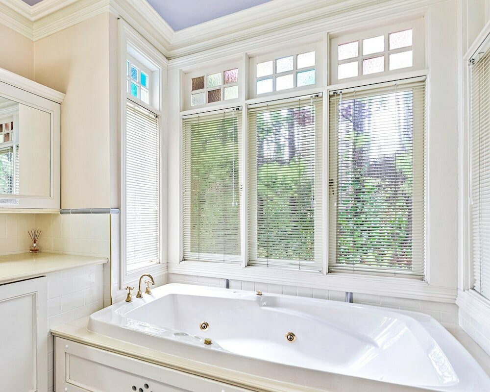 Фото Bethany Manor Bed & Breakfast