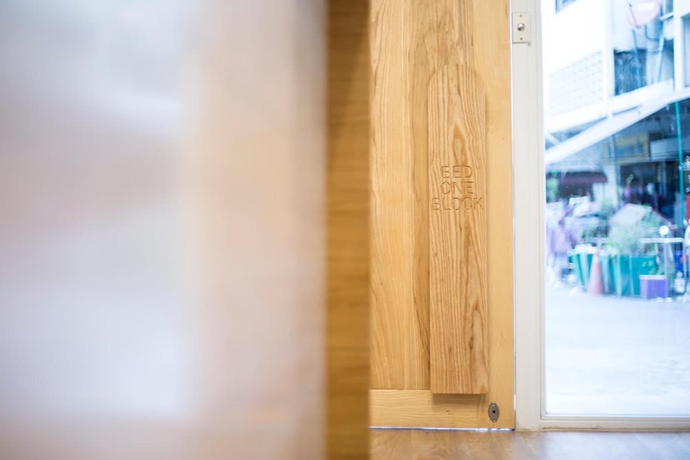 Фото Bed One Block Hostel