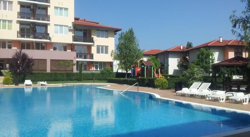 Фото Apartcomplex Chateau Aheloy