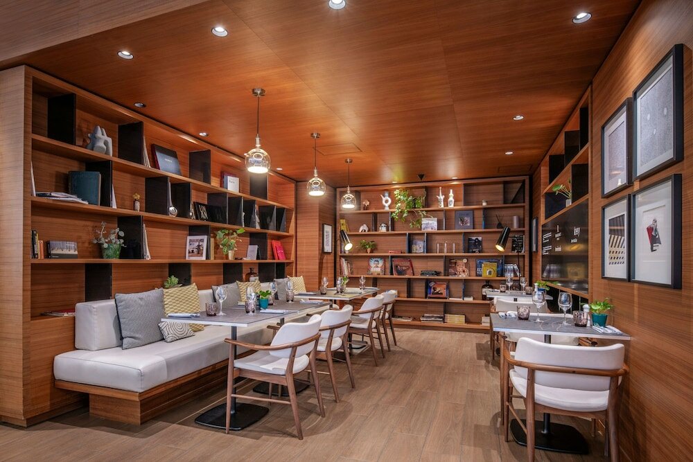 Фото Renaissance Paris Republique Hotel