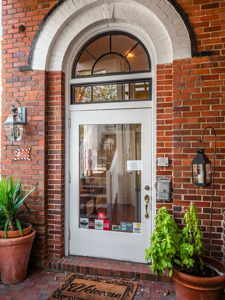 Фото Front Street Inn