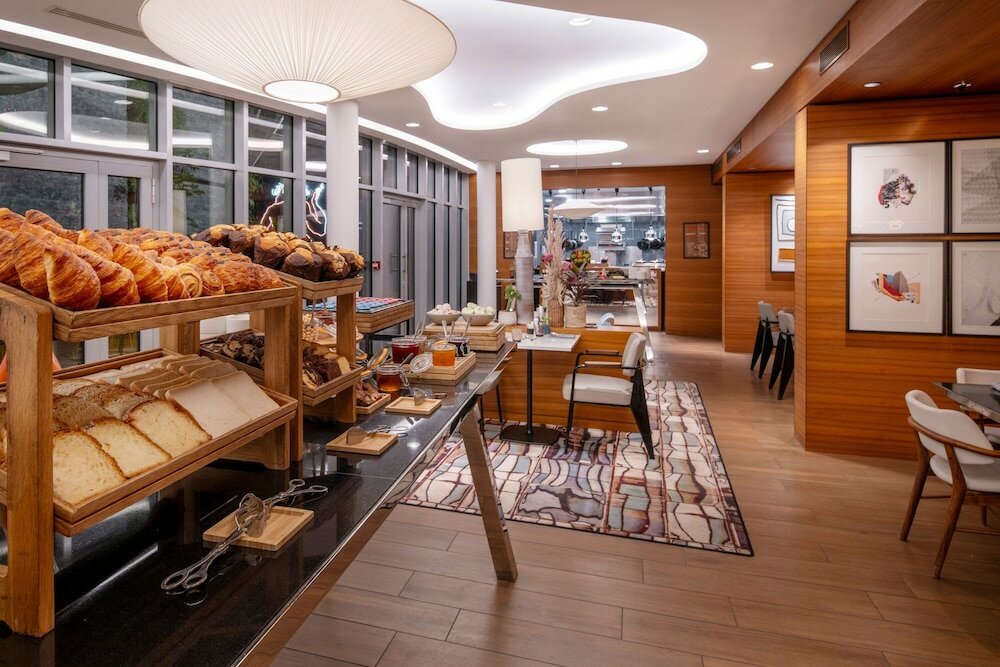 Фото Renaissance Paris Republique Hotel