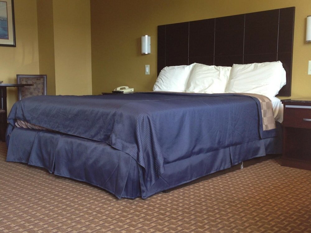 Фото Del Amo Inn