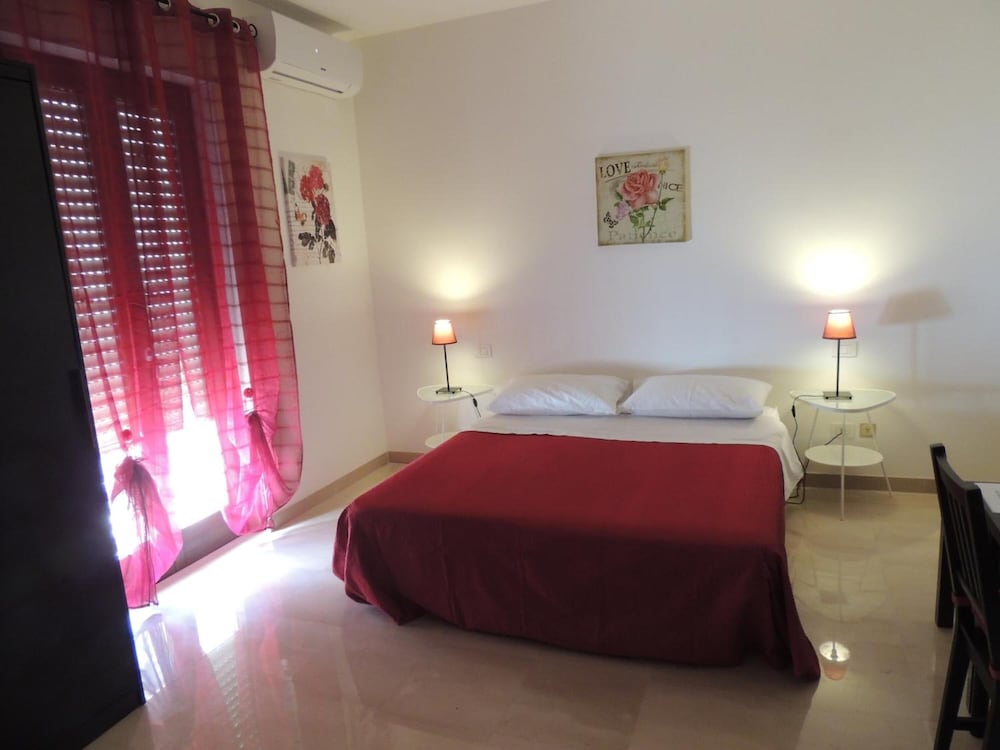 Фото Affittacamere B&b Domus Taranto