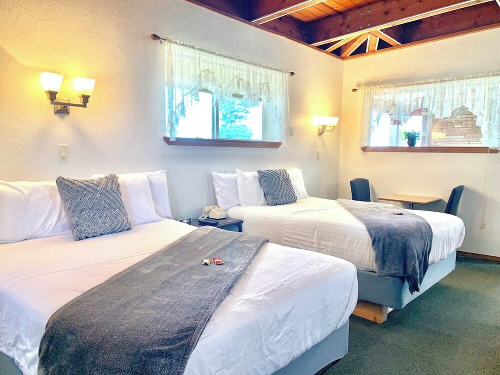 Фото Breakers Boutique Inn