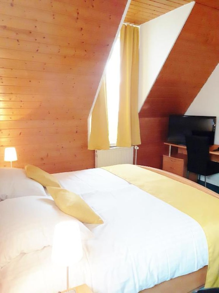 Фото Hotel Restaurant Erbprinz Walldorf