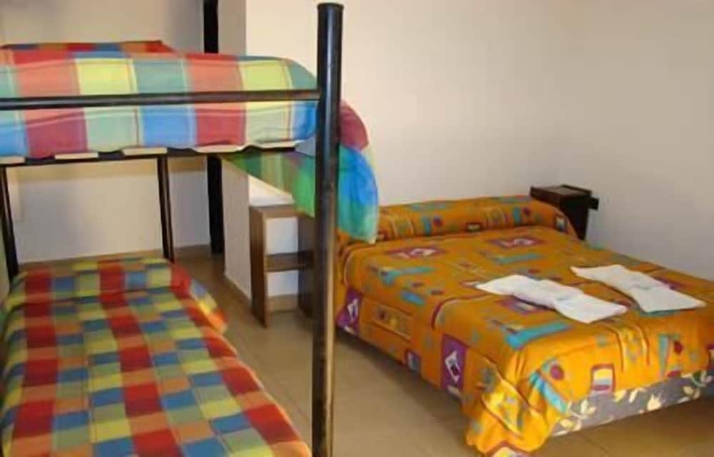 Фото Hostal La Linda