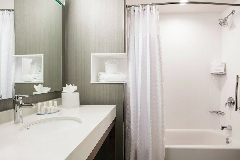 Фото Courtyard by Marriott Omaha Bellevue Beardmore Event Center