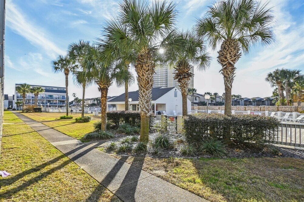 Фото Endless Summer E3 by Book That Condo