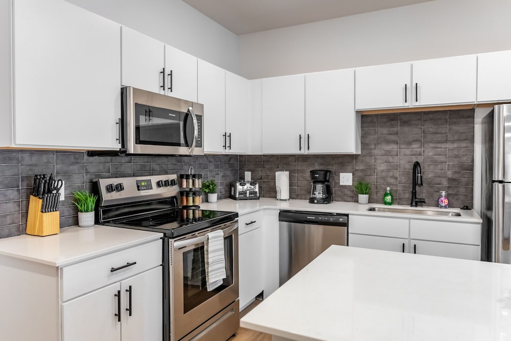 Фото 2br Brand New Suite With Gym & Pool