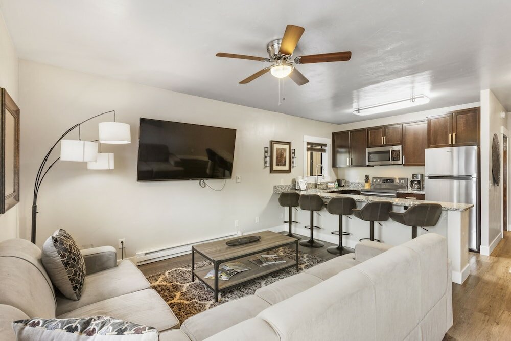 Фото The Yellowstone Hideaway Unit A