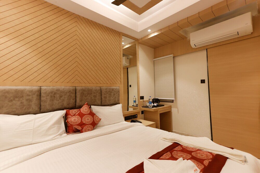 Фото Hotel Sarc Inn