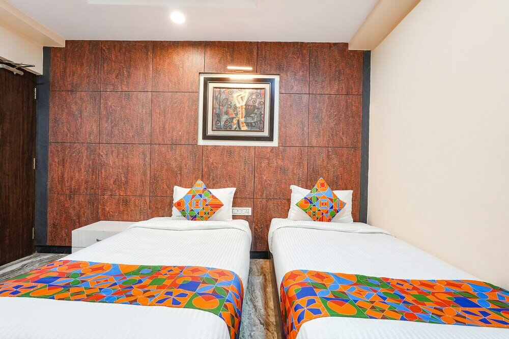 Фото Fabexpress Raj Supreme Residency