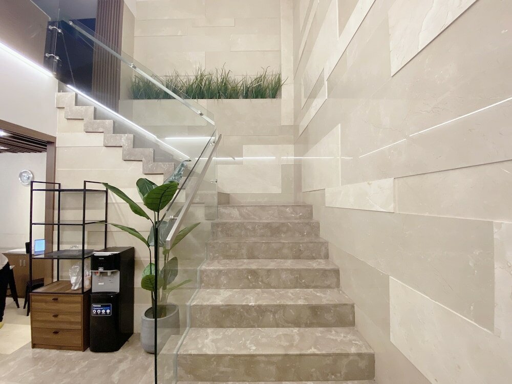 Фото The Luxe Hotel