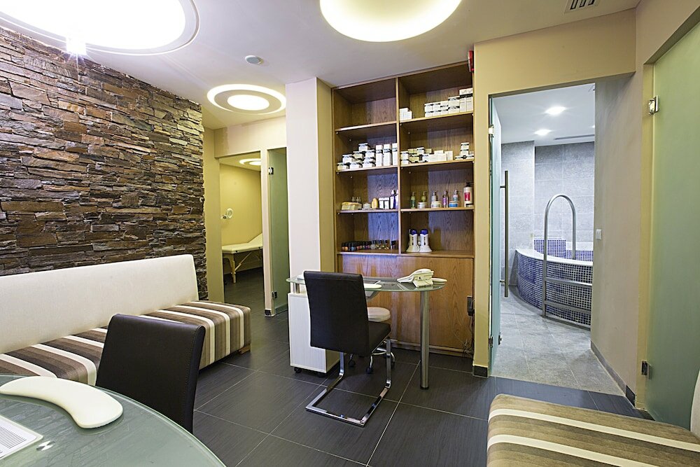 Фото The J Hotel & SPA