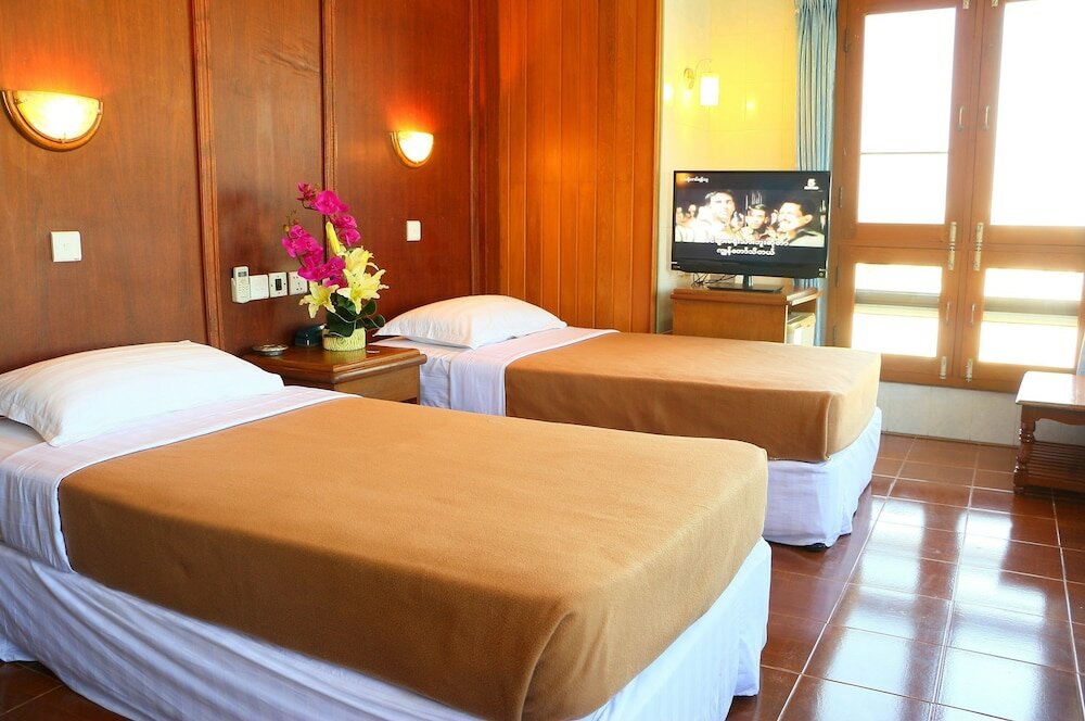 Фото Royal City Hotel