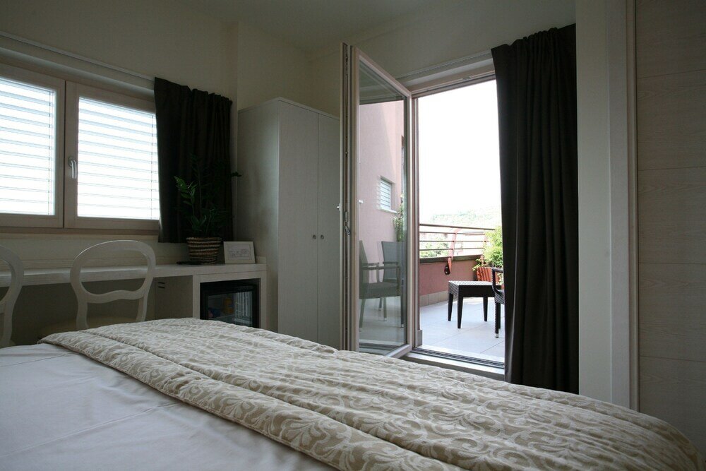 Фото Nuova Opera Rooms