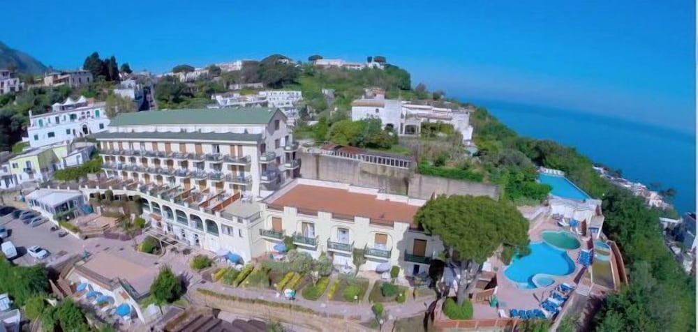 Фото Suisse Thermal Village