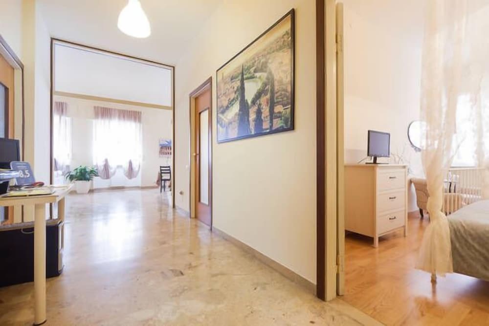 Фото Bed and Breakfast Happiness